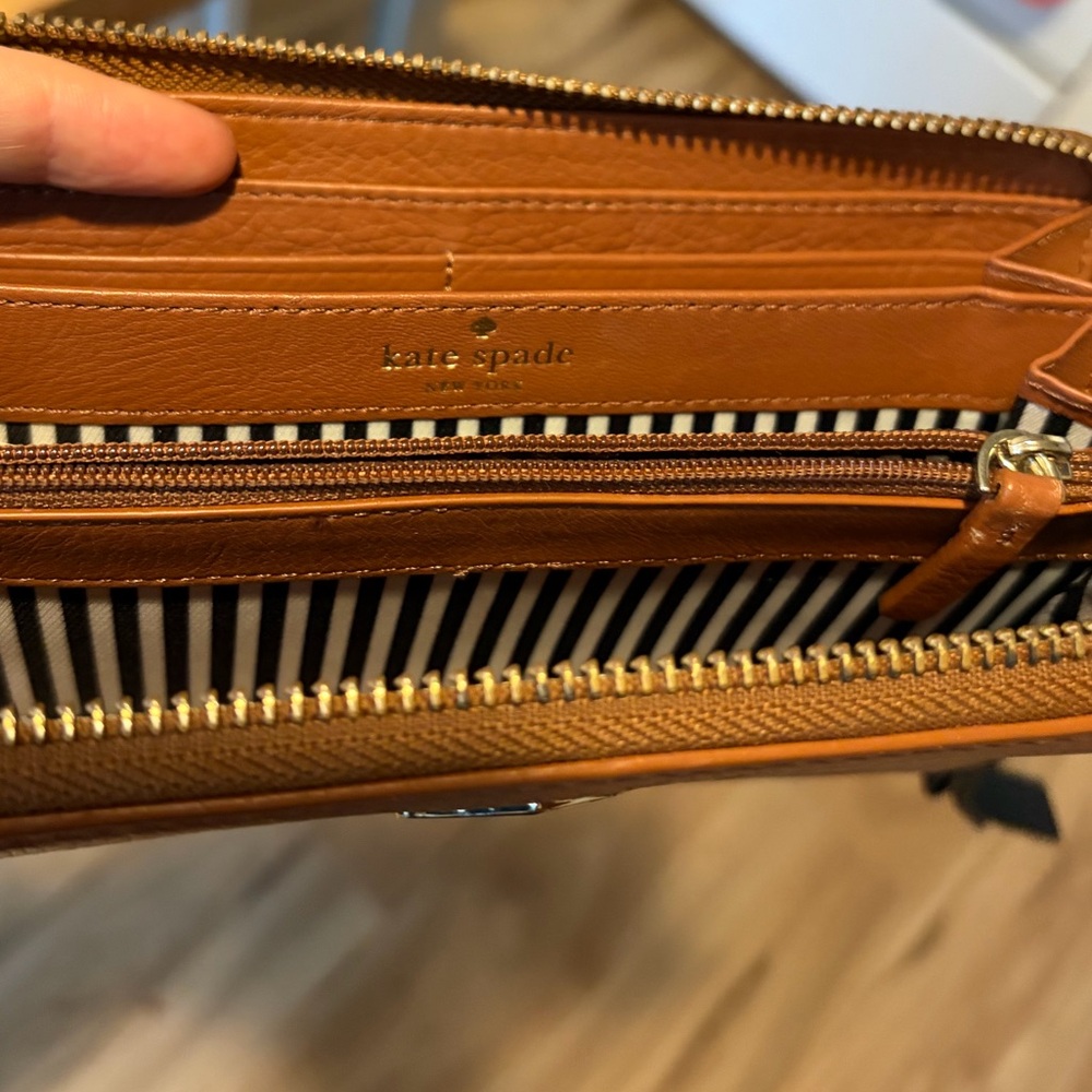 Kate Spade Leroy Street Saddle Brown Wallet $198 - Picture 4 of 5